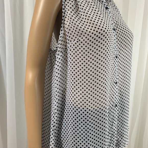 White with black polka dot sleeveless blouse - Picture 2 of 4
